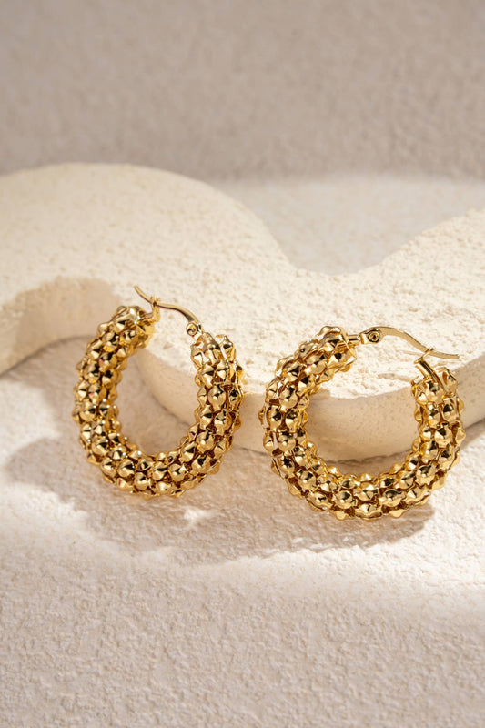 Gouden oorbellen van roestvrij staal geweven creolen | Beautiva Boutique