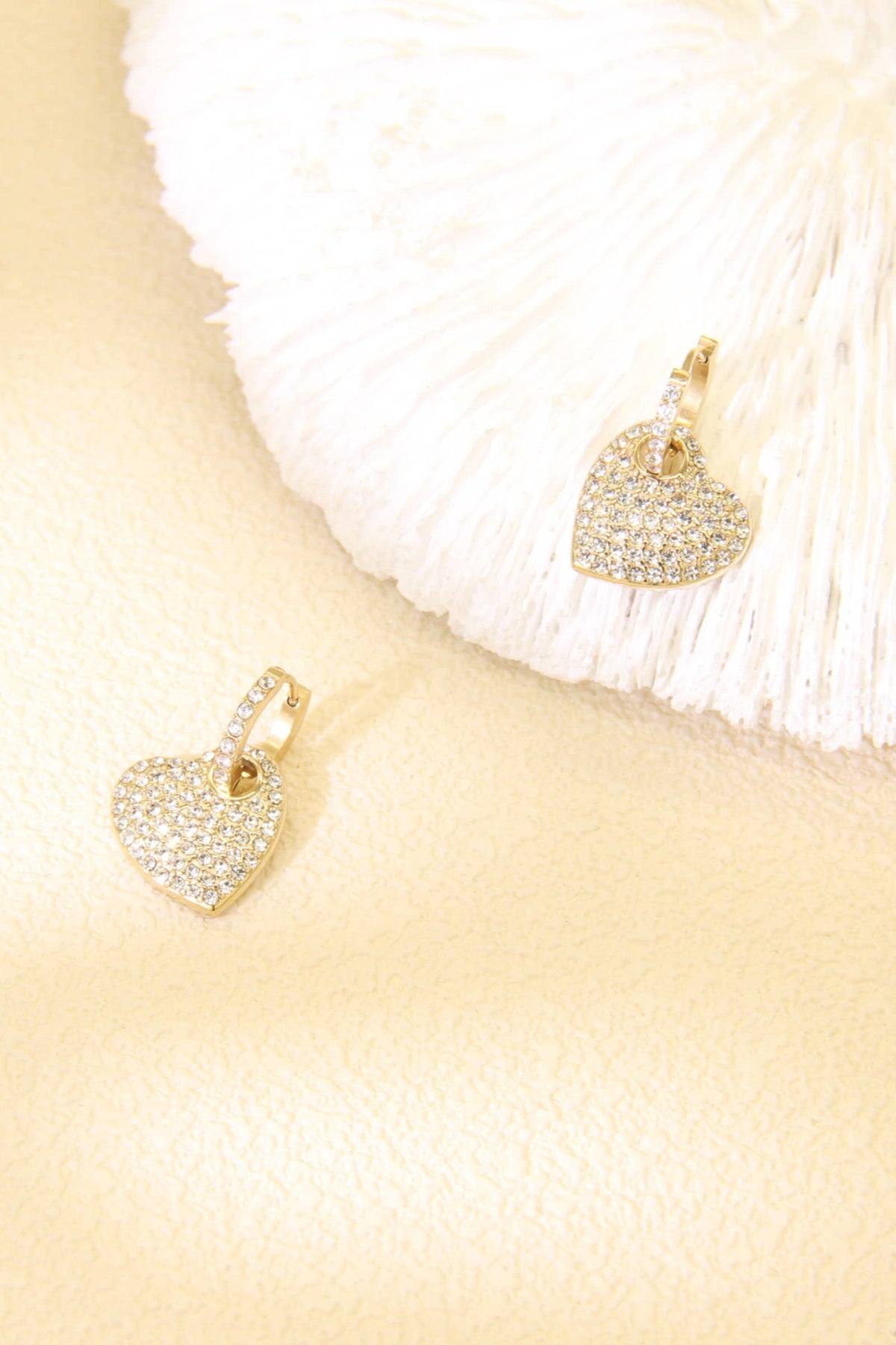 Hartvormige oorbellen met strass‑pavé – Roestvrijstaal elegante creolen |Beautiva Boutique