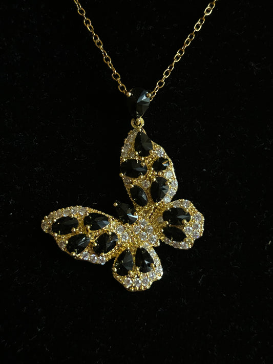 Tijdloze vlinderketting van roestvrij staal met kristal: Zwart|Beautiva Boutique