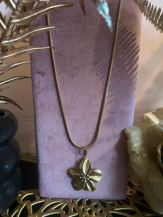 RVS Ketting, Gouden Bloem van Elegantie| Beautiva Boutique