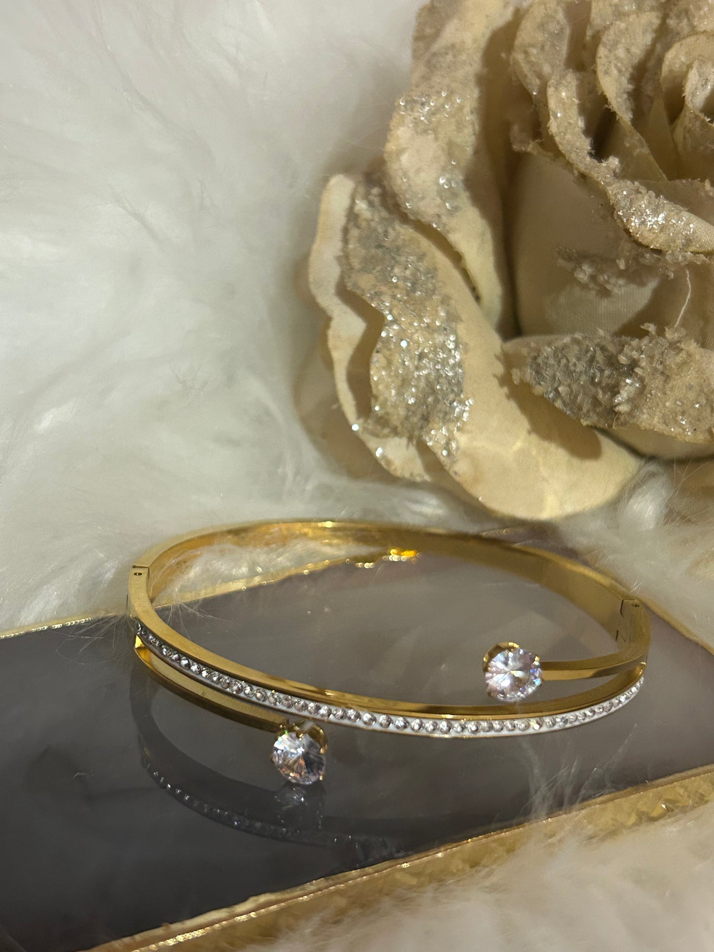 Gouden Slavenarmband met Kristallijne Glans – Roestvrij Staal|Beautiva Boutique