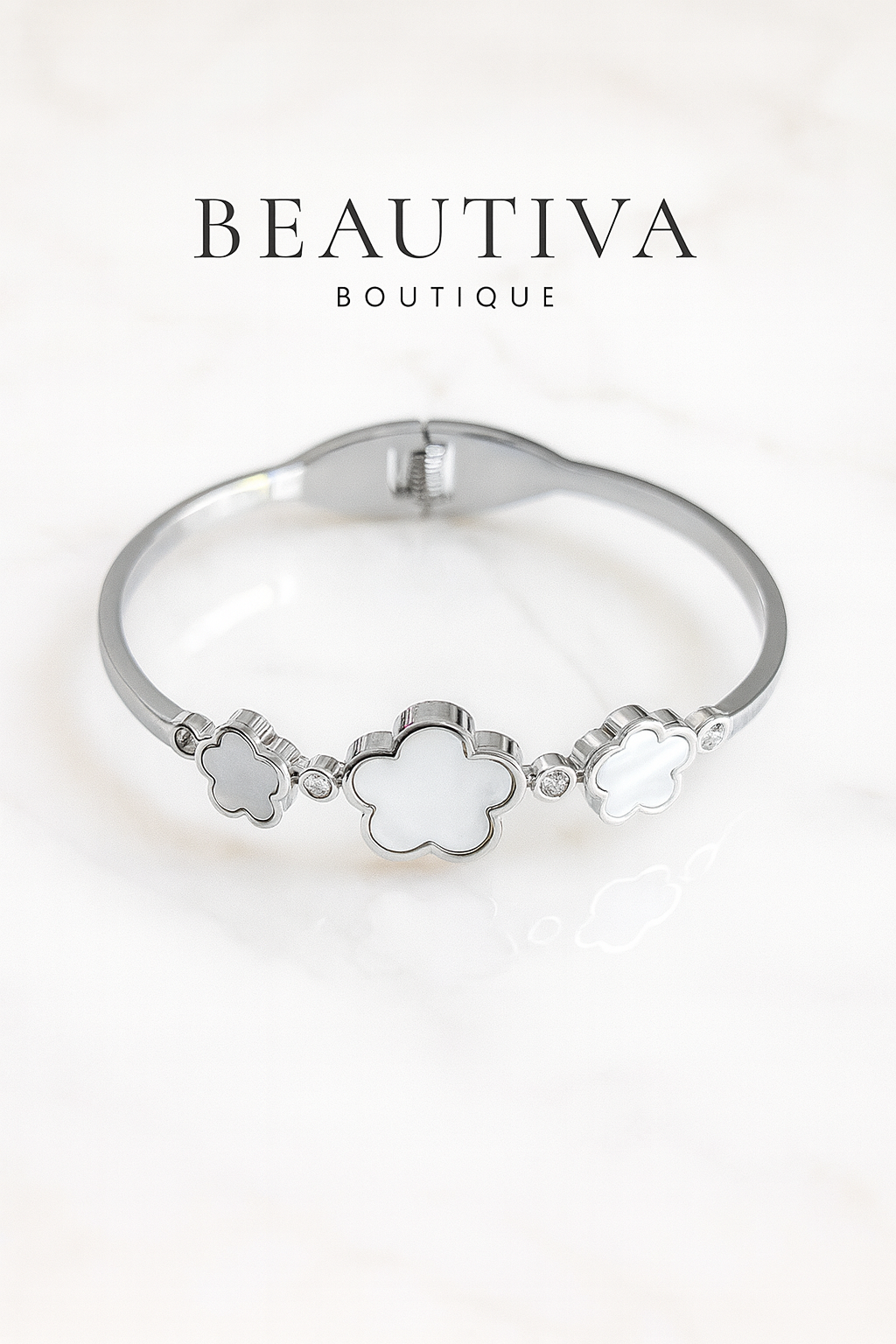 Luxe Zilverkleurige Armband met parelmoer klavers| Beautiva Boutique