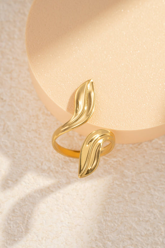 Elegante gouden bladvormige ring van roestvrij staal | Beautiva Boutique