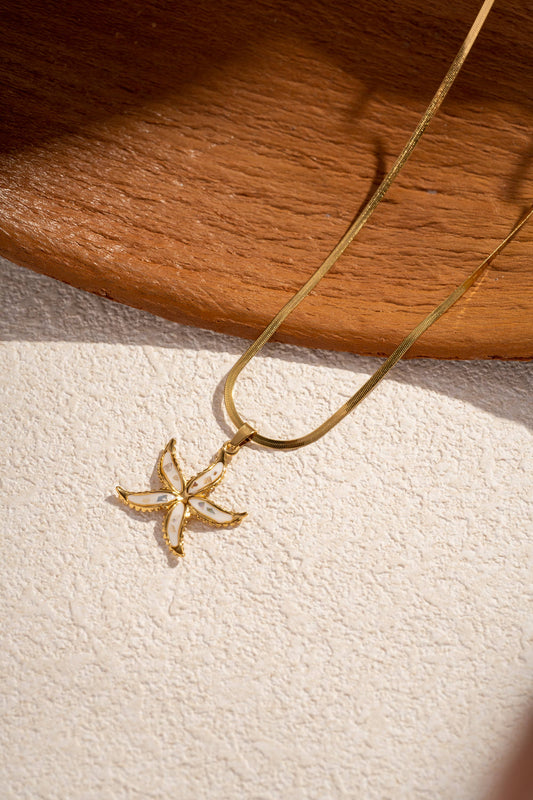 Trendy gouden roestvrijstalen ketting met parelmoeren zeester: Wit|Beautiva Boutique