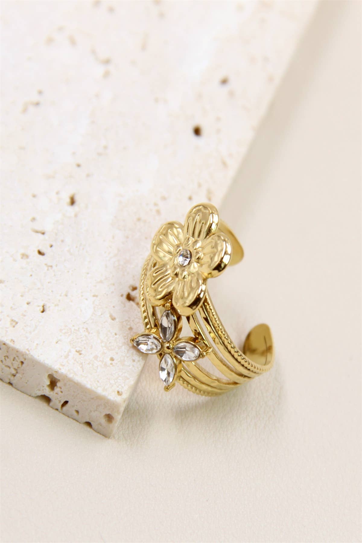 Verstelbare Ring Bloem Ster Strass In Roestvrij Staal: Verguld |Beautiva Boutique