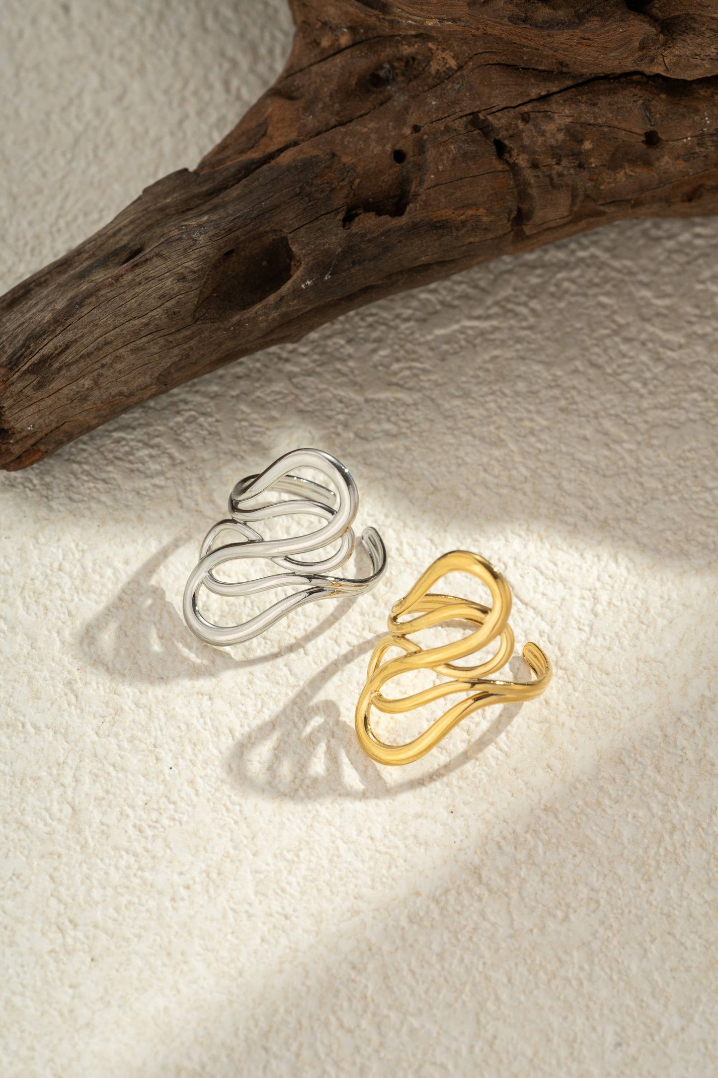 Verstelbare Golvende Roestvrijstalen Ring – Golfontwerp: Verguld | Beautiva Boutique