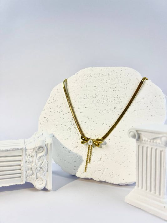 Ketting "Elegantie Knoop met Parel van roestvrij staal: Geelgoud |Beautiva Boutique