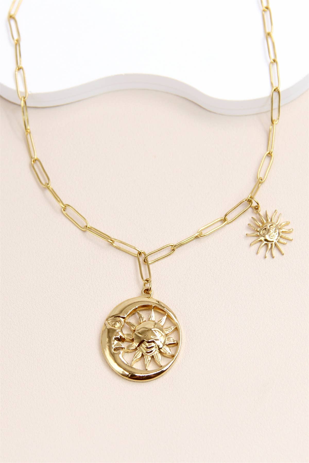 Roestvrijstalen Zon Ketting Met Kristallen Hanger: Verguld |Beautiva Boutique