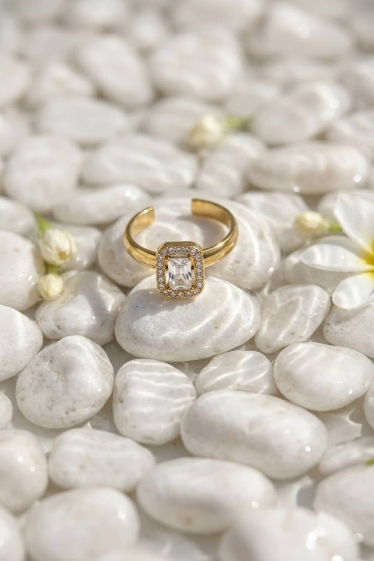 Ring met vierkante strass van roestvrij staal – Stralende elegantie: Verguld  |Beautiva Boutique