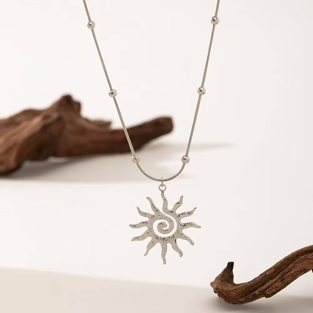 Roestvrijstalen ketting met spiraalvormige zon hanger bohemien Zilver | Beautiva Boutique