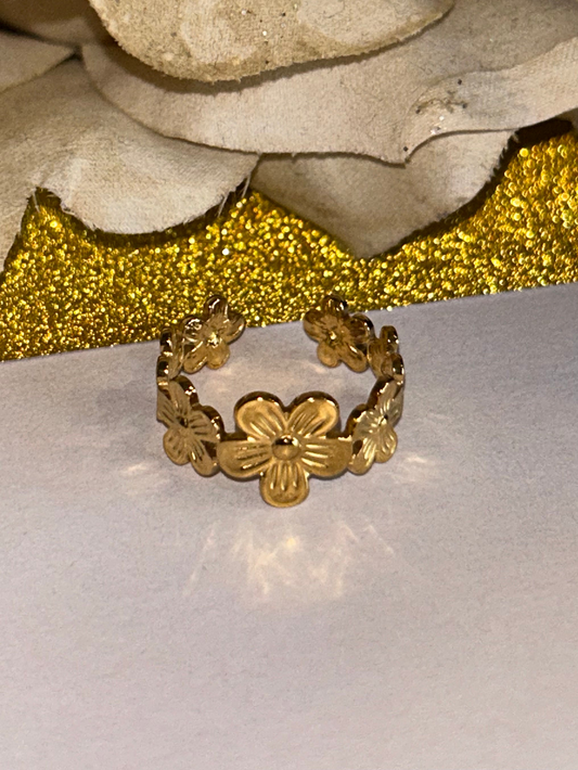 18K Vergulde Bloemen ring, Roestvrij staal Ook verkrijgbaar in Zilverkleurig | Beautiva Boutique