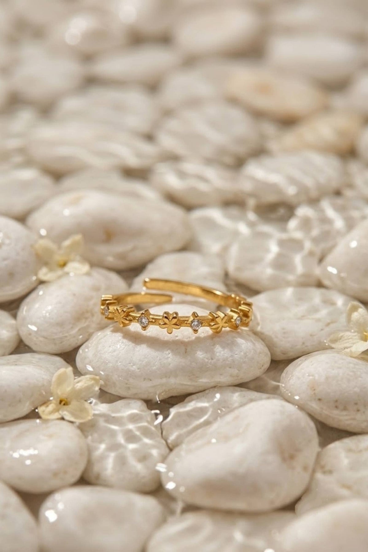 Subtiel Ring Bloem Strass van Roestvrij Staal – Delicaat & Stralend: |Beautiva Boutique