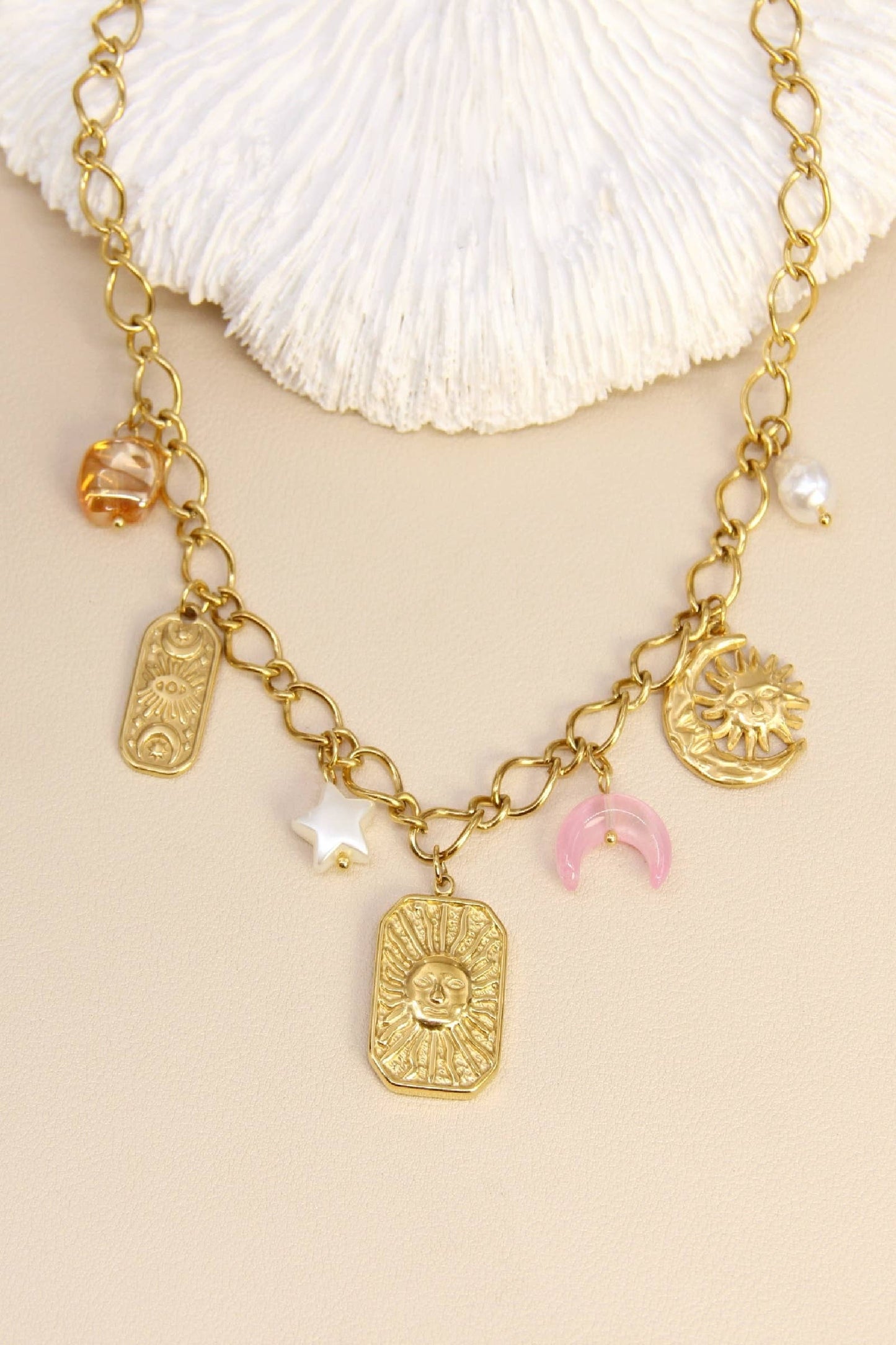 Zonne Medaillon Ketting Met Astrale Bedels In Staal: Verguld Beautiva Boutique