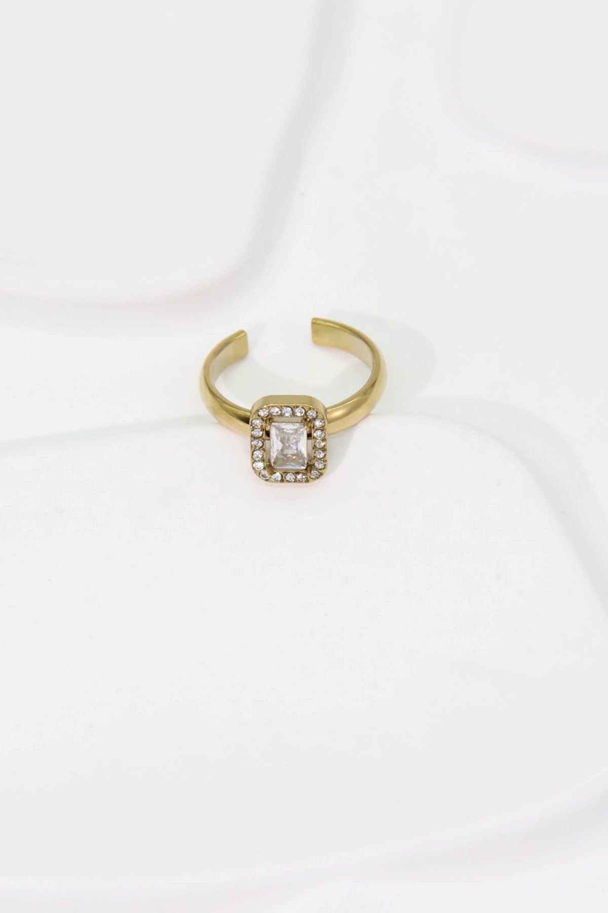 Ring met vierkante strass van roestvrij staal – Stralende elegantie: Verguld  |Beautiva Boutique