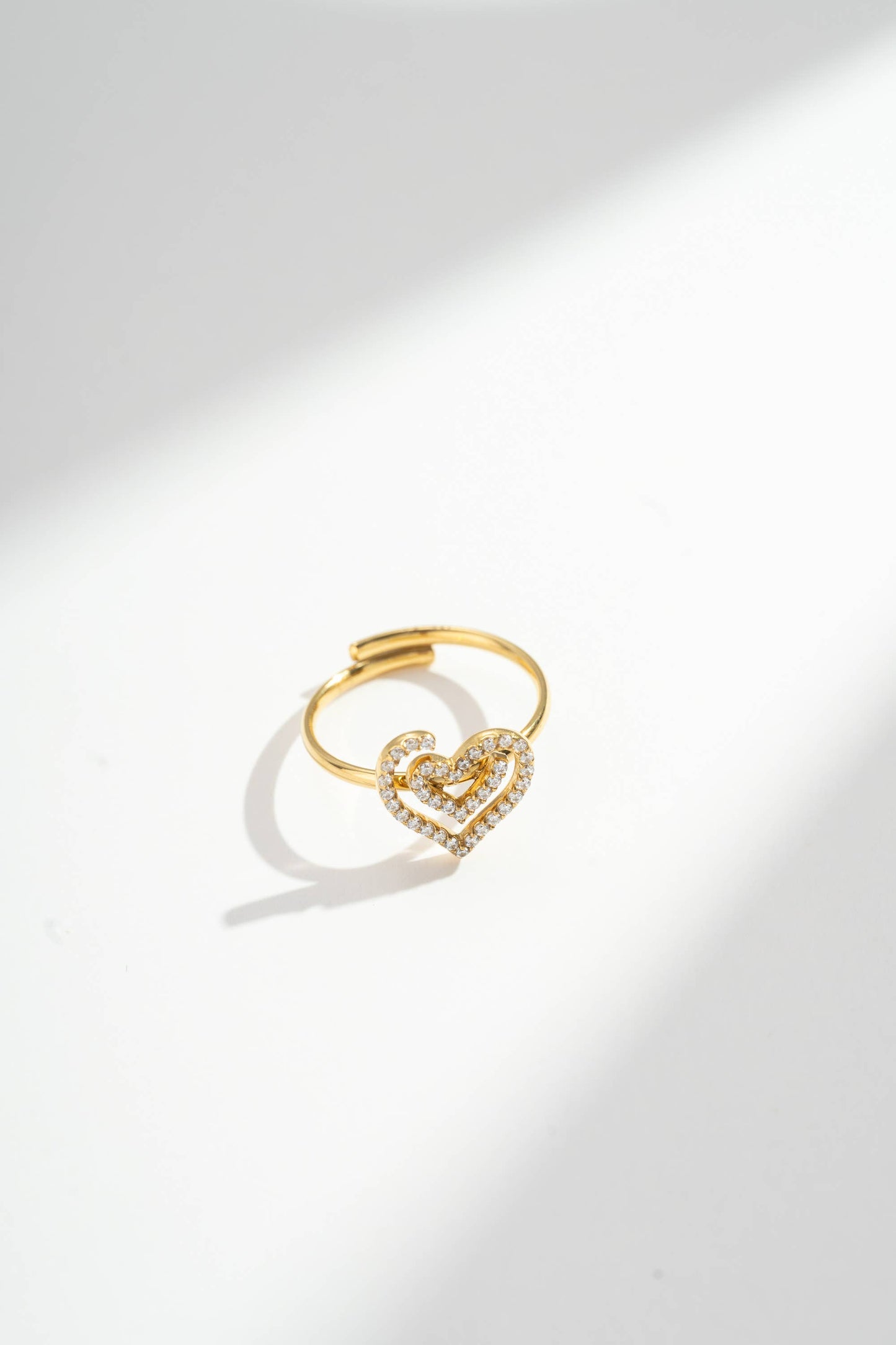 Verstelbare Roestvrijstalen Ring met Hart Versierd met Kristal: Geelgoud|Beautiva Boutique