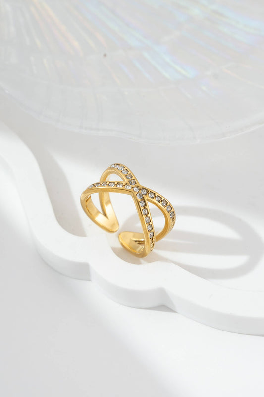 Gouden kruisring met fonkelende stenen van roestvrij staal|Beautiva Boutique