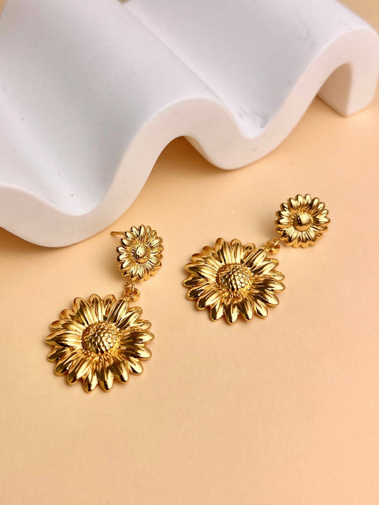 Roestvrijstalen bloemoorbel met hanger: Geelgoud |Beautiva Boutique