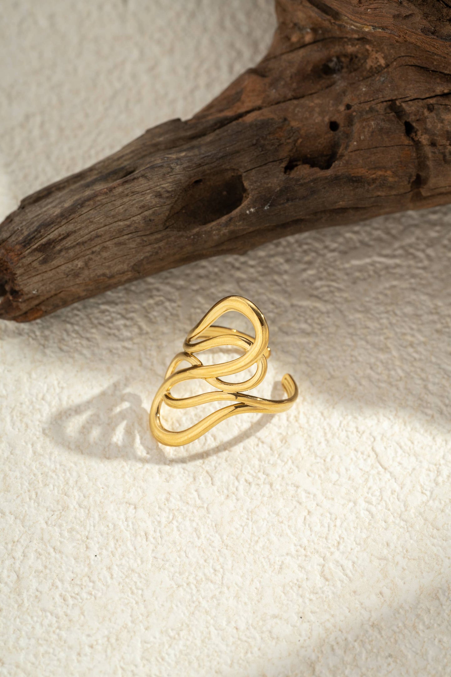 Verstelbare Golvende Roestvrijstalen Ring – Golfontwerp: Verguld | Beautiva Boutique