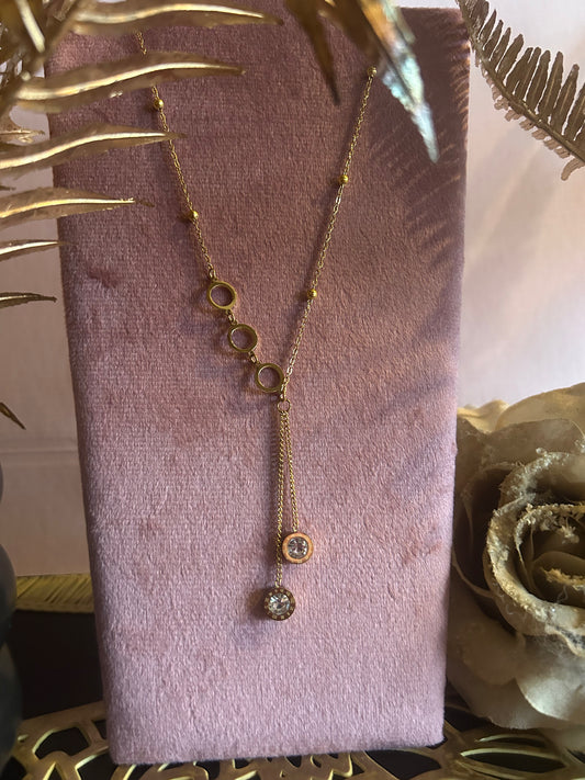 Elegante gouden ketting met ronde parelmoeren hangers|Beautiva Boutique