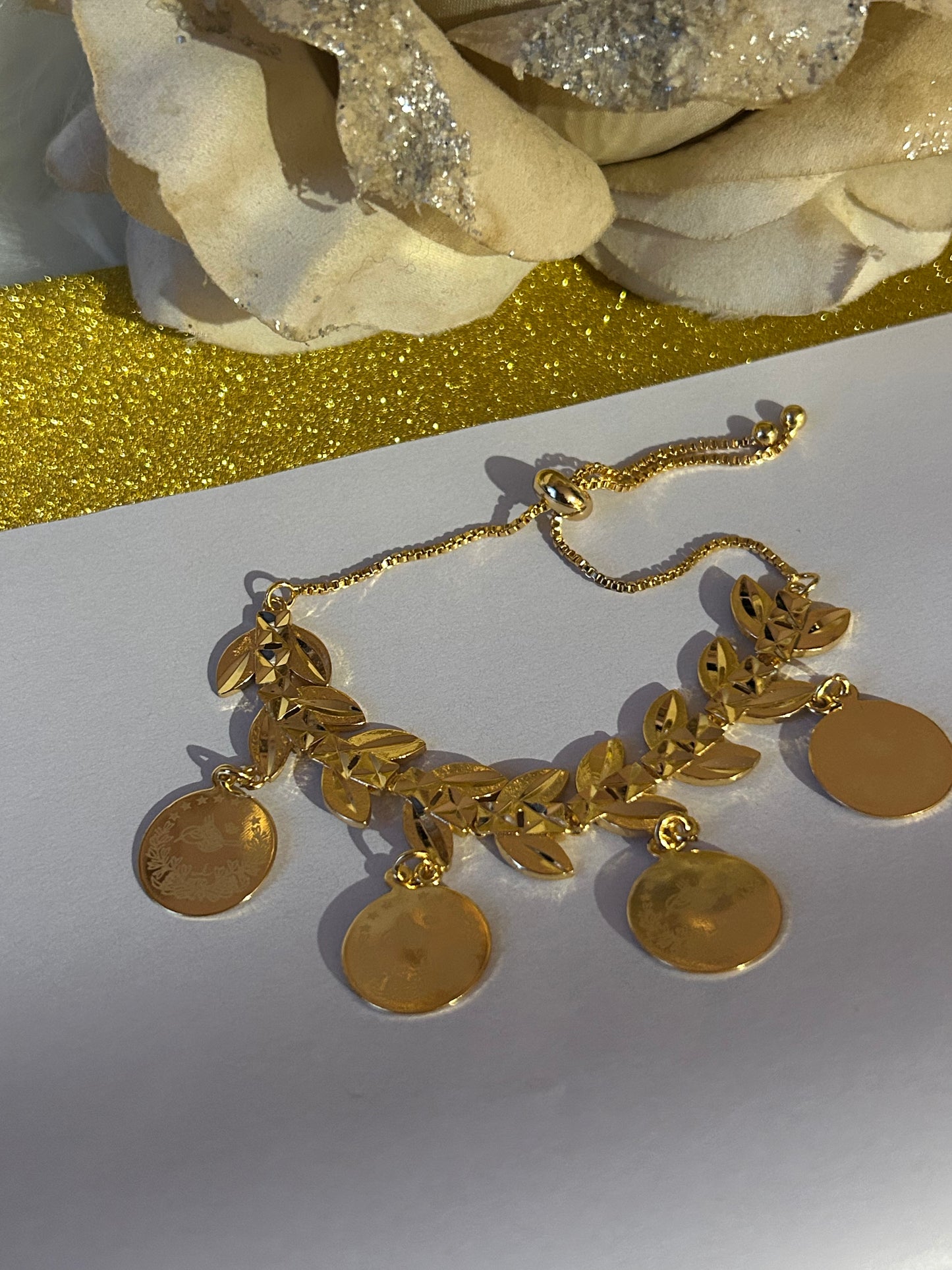 Turkse munten armband, elegant bladontwerp met gouden munten|Beautiva Boutique