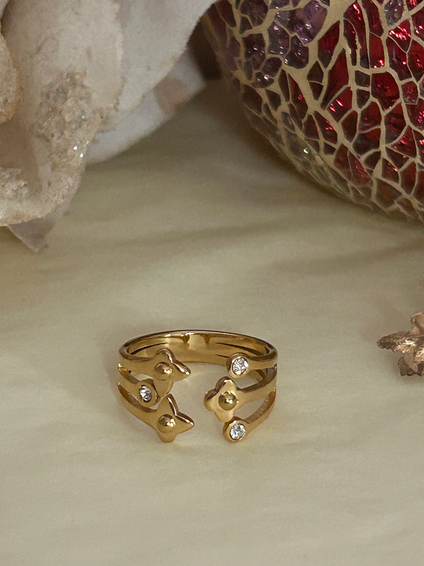Verstelbare roestvrijstalen Design  ring met ster en fonkelende strass.: Geelgoud|Beautiva Boutique