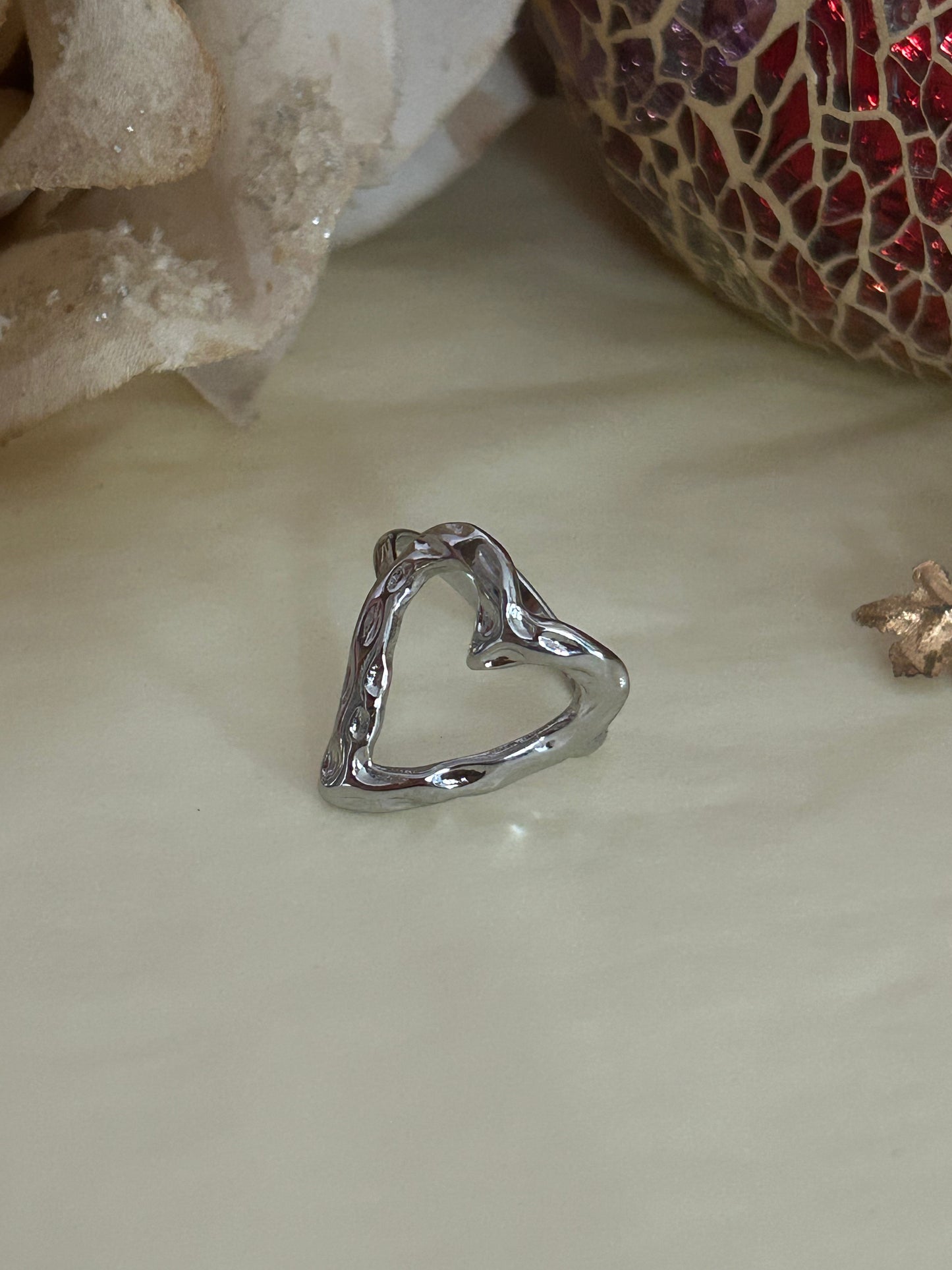 Verstelbare opengewerkte hartjesring van roestvrij staal: Geld zilver |Beautiva Boutique