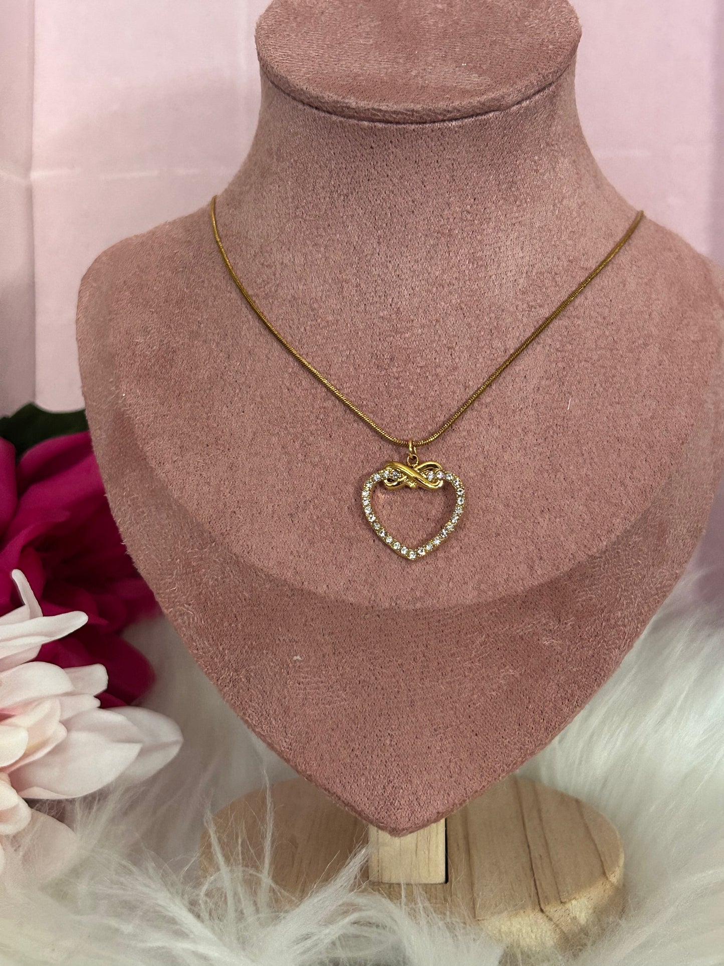 Oneindige hartketting van roestvrij staal met fonkelende strass-steentjes |Beautiva Boutique