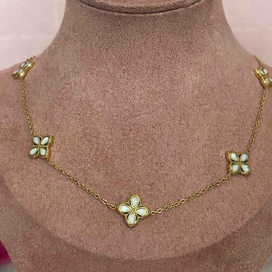 Gouden Opengewerkte Bloemenketting – Parelglans In staal |Beautiva Boutique