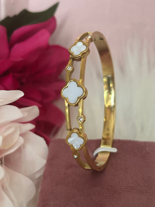 Elegance White Clover Armband, 18K verguld RVS| Beautiva Boutique