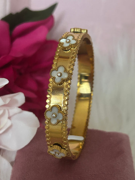 Lucky Clover Armband Witte details RVS| Beautiva Boutique