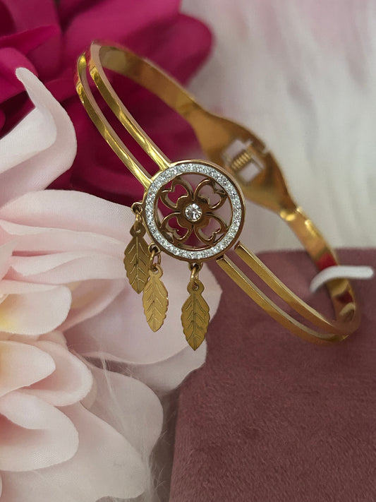 Roestvrijstalen Golden Dreamcatcher met hangende veertjes  armband|Beautiva Boutique