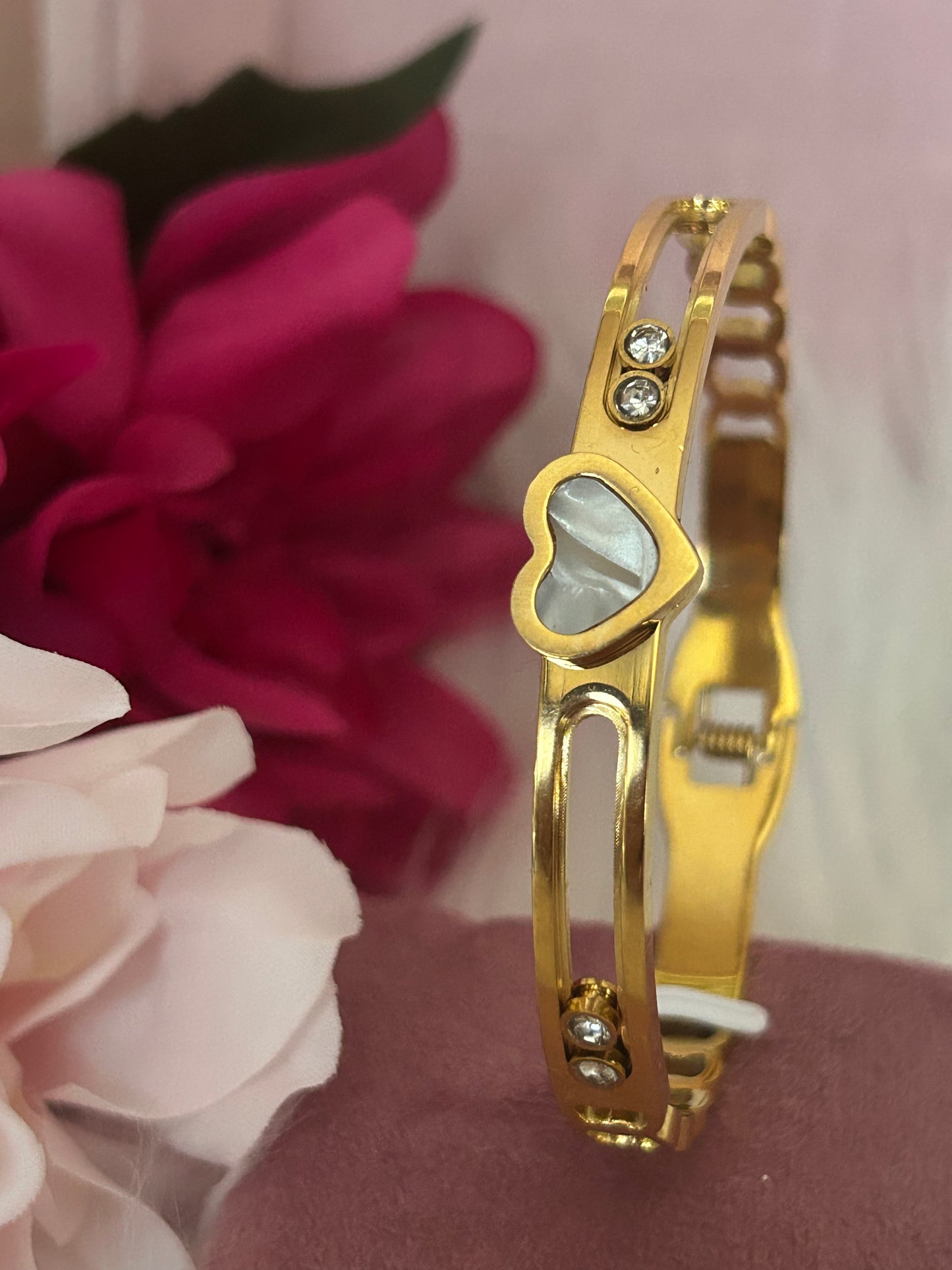 Hartvormige schuifarmband met strass Roestvrij staal: Geelgoud|Beautiva Boutique