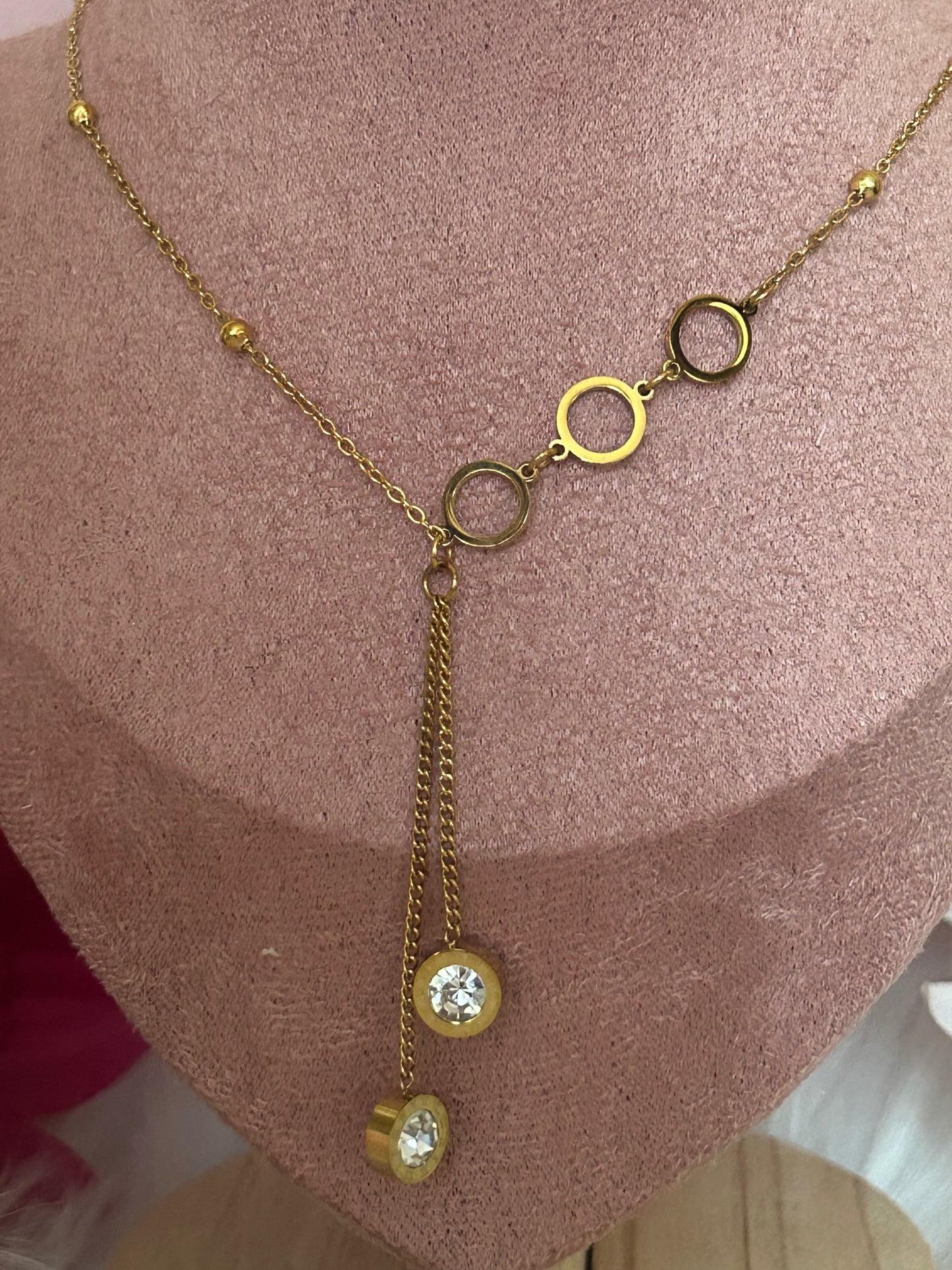 Elegante gouden ketting met ronde parelmoeren hangers|Beautiva Boutique