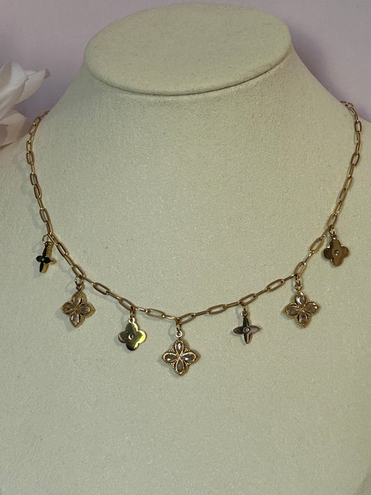 Golden Charm Luxe Ketting, 18K verguld RVS met klaver en bloemhangers | Beautiva Boutique