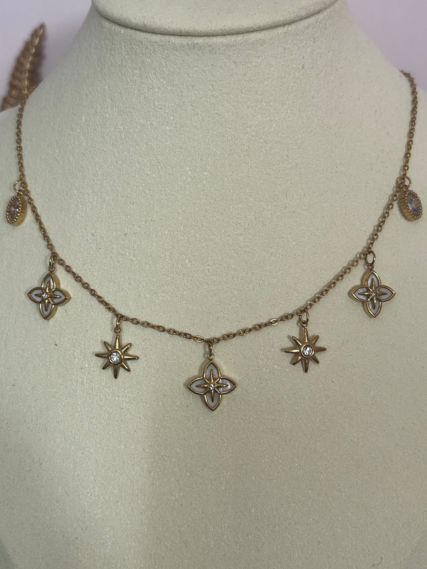 Vergulde Ketting Charms Bloem en Ster Ingezette Stenen, Feeërie|Beautiva Boutique