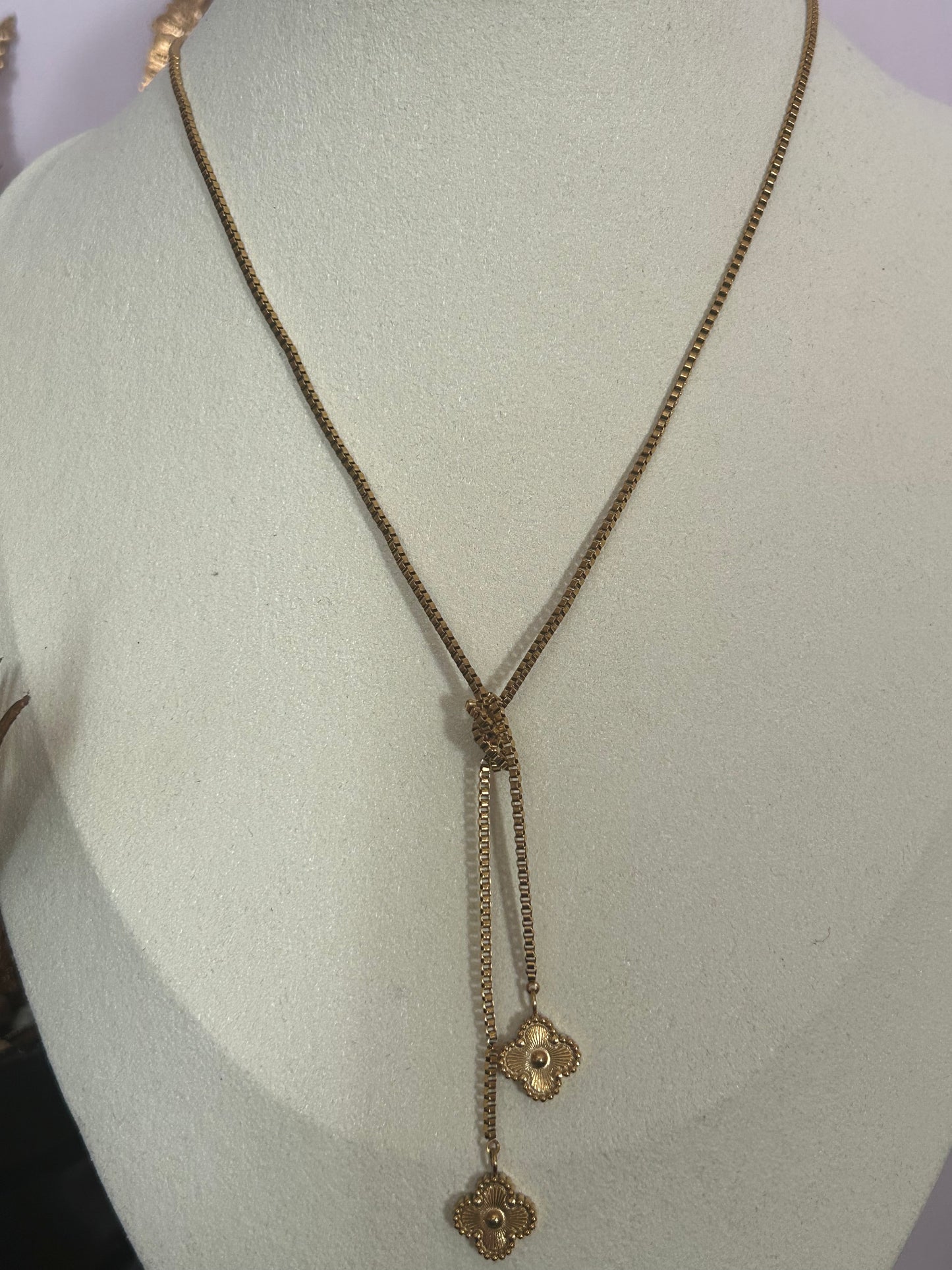 Gouden Dubbele Bloem ketting Fijn Elegantie Verfijnd inRoestvrij staal |Beautiva Boutique