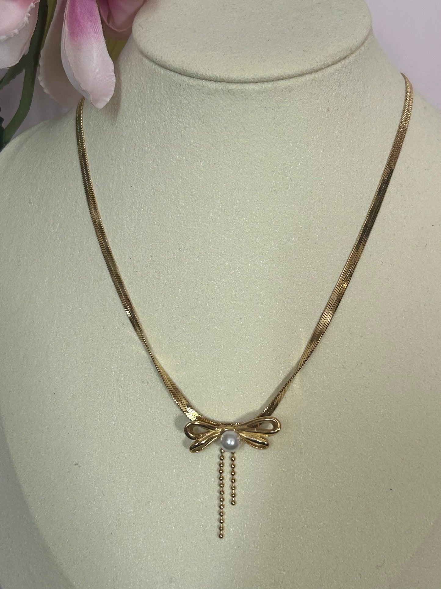 Ketting "Elegantie Knoop met Parel van roestvrij staal: Geelgoud |Beautiva Boutique