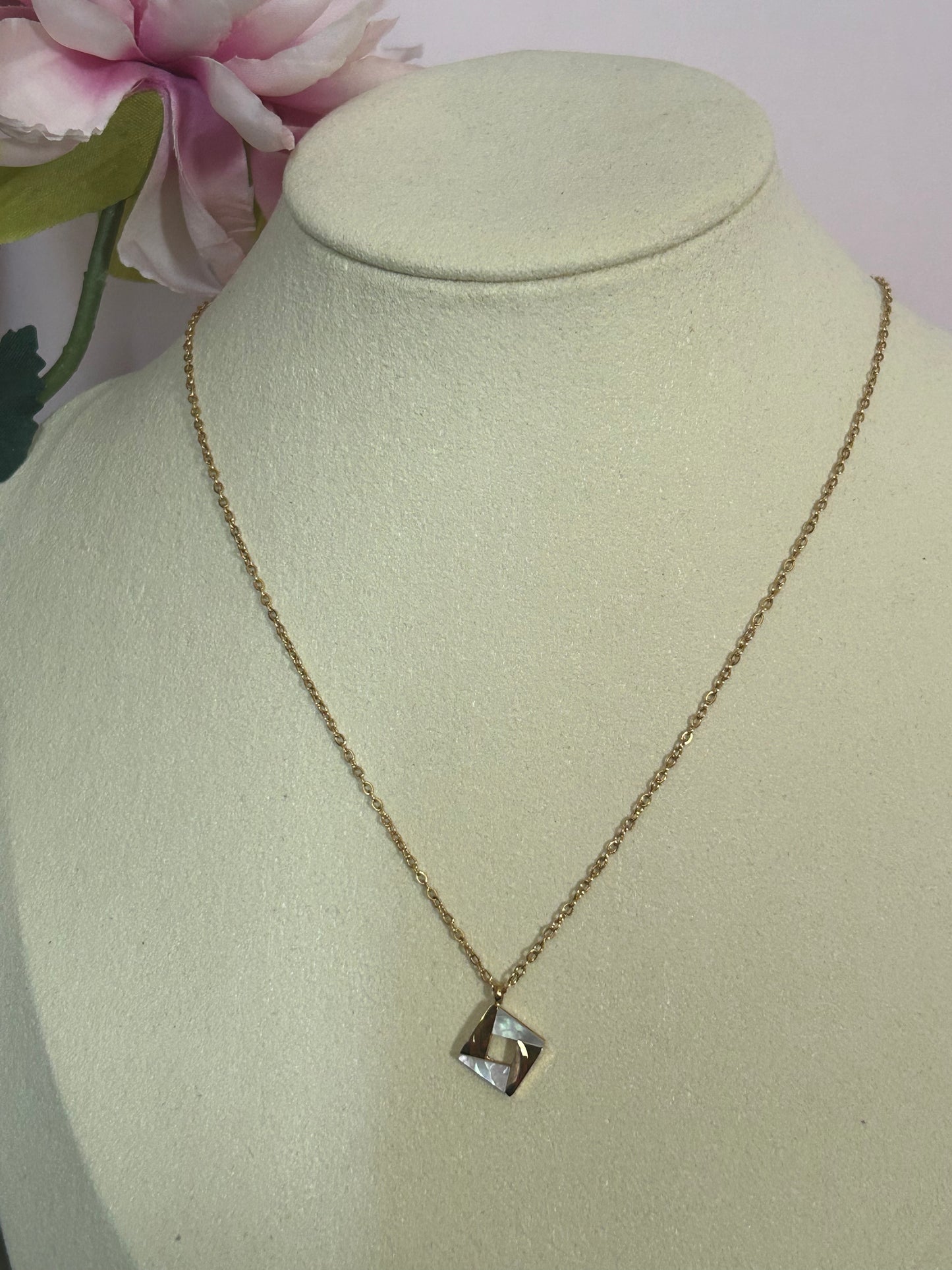 Roestvrijstalen ketting met vierkante hanger van parelmoer|Beautiva Boutique