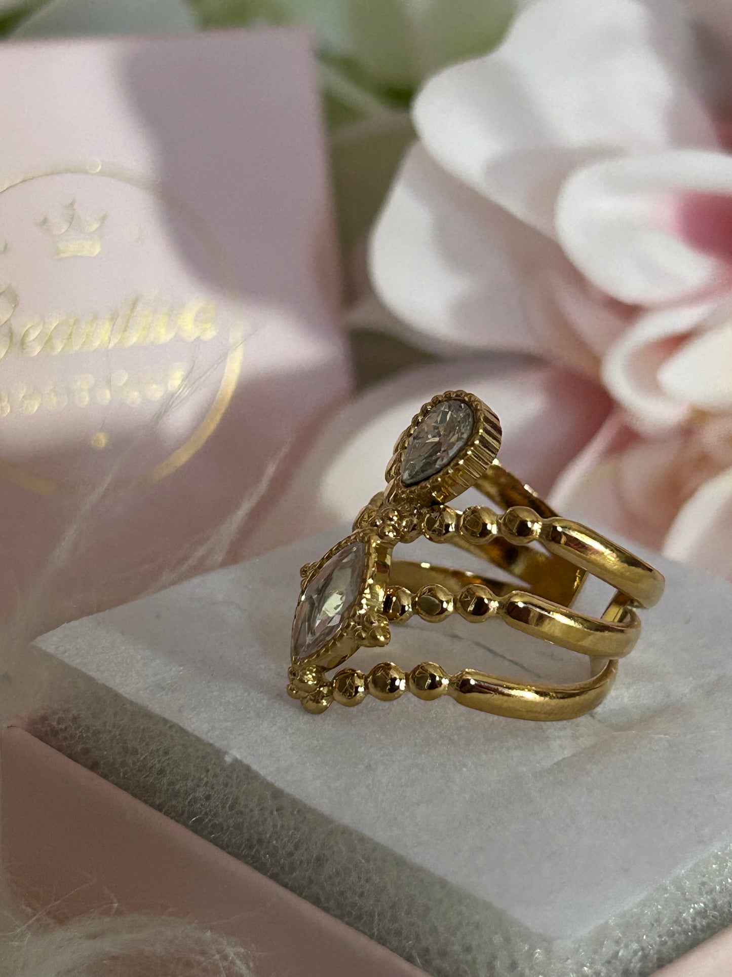 roestvrijstalen Traan Ring verguld staal met parelmoer en strassstenen: |Beautiva Boutique