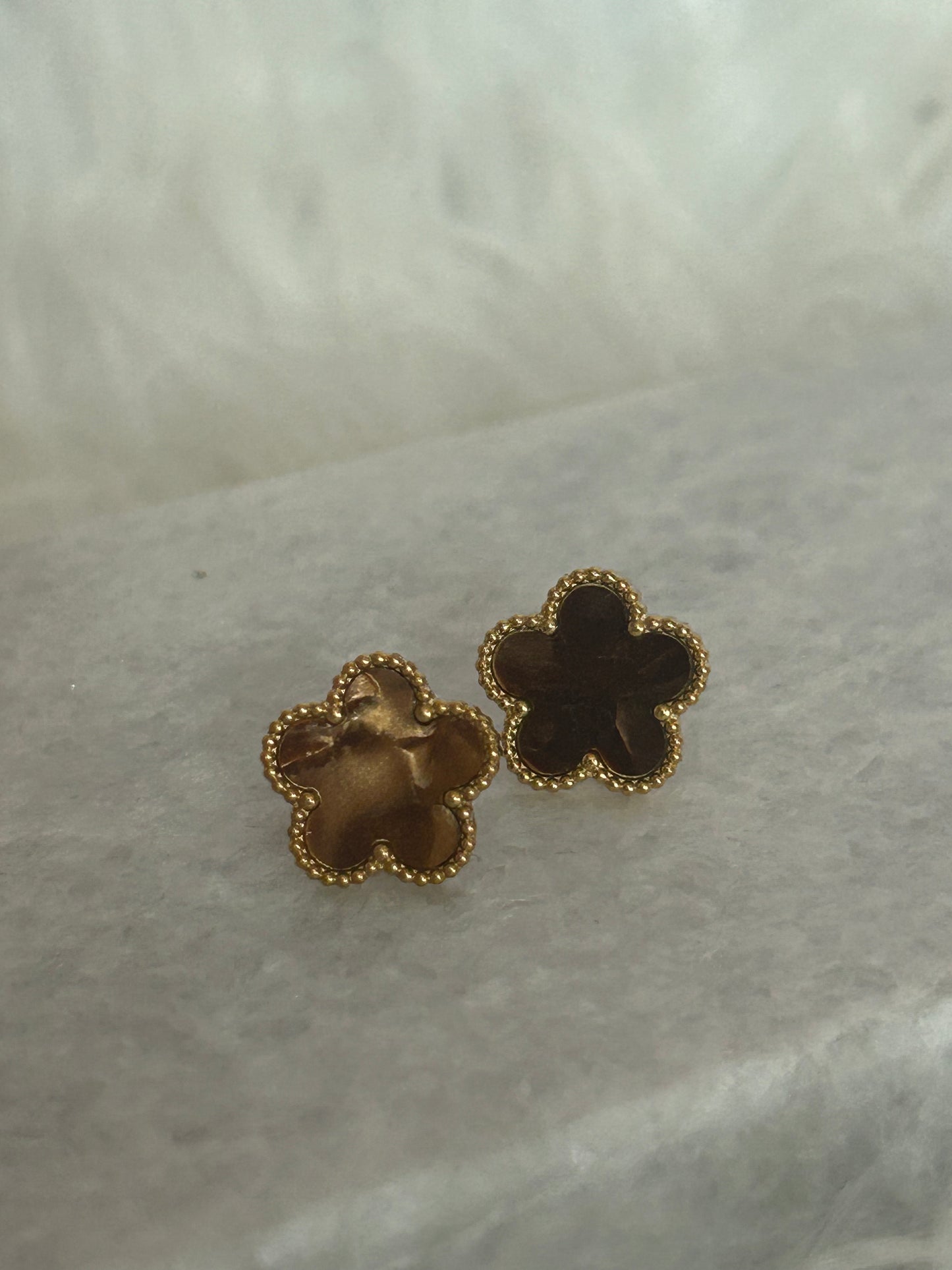 Klaver Oorbel 14 Karaat Verguld goud kleur BruinRoestvrijstaal |Beautiva Boutique