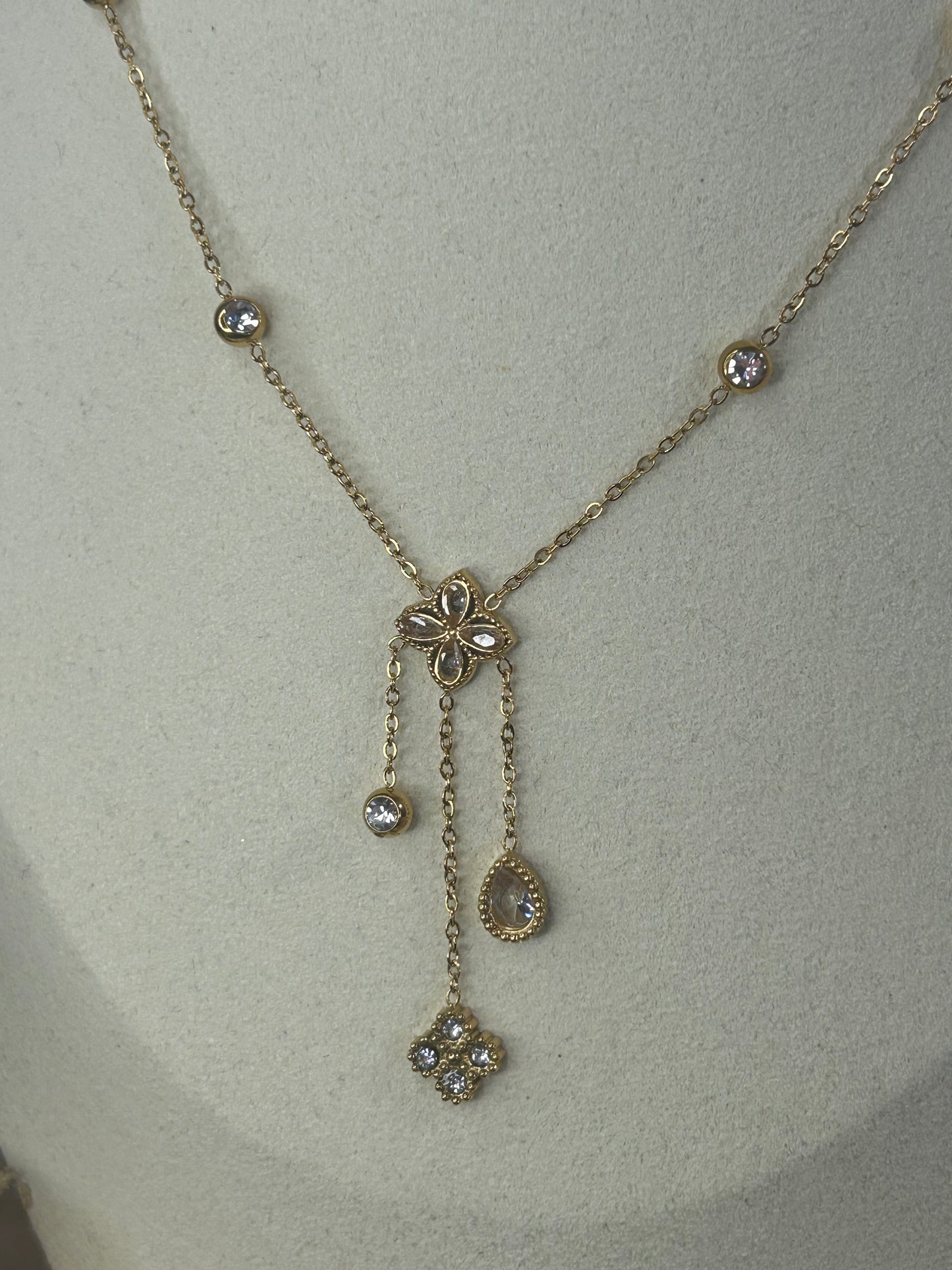 Elegante Roestvrijstalen ketting klaverhanger lichtkristallen |Beautiva Boutique