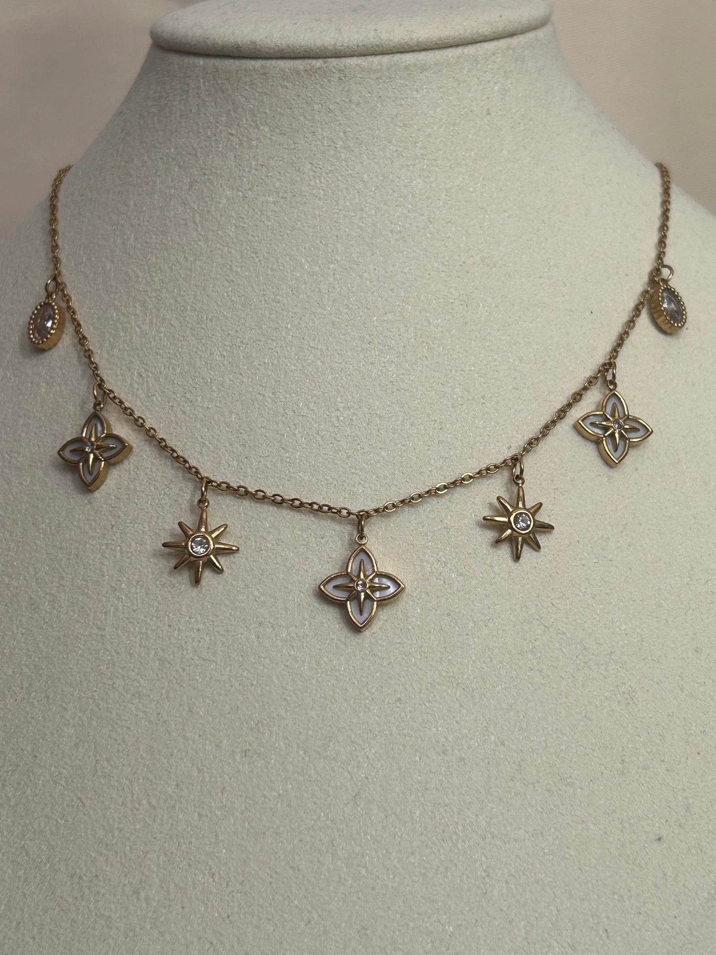 Vergulde Ketting Charms Bloem en Ster Ingezette Stenen, Feeërie|Beautiva Boutique