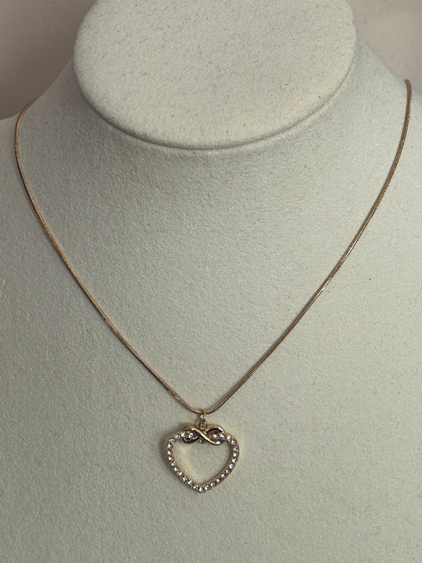 Oneindige hartketting van roestvrij staal met fonkelende strass-steentjes |Beautiva Boutique