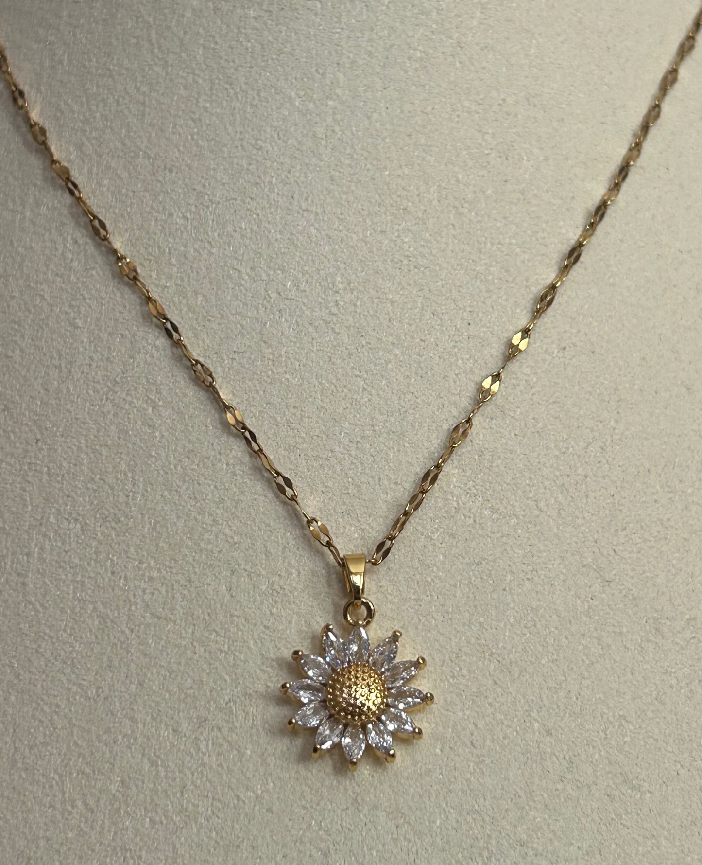 Sunshine Flower Ketting, 18K Verguld RVS met kristallen | Beautiva Boutique