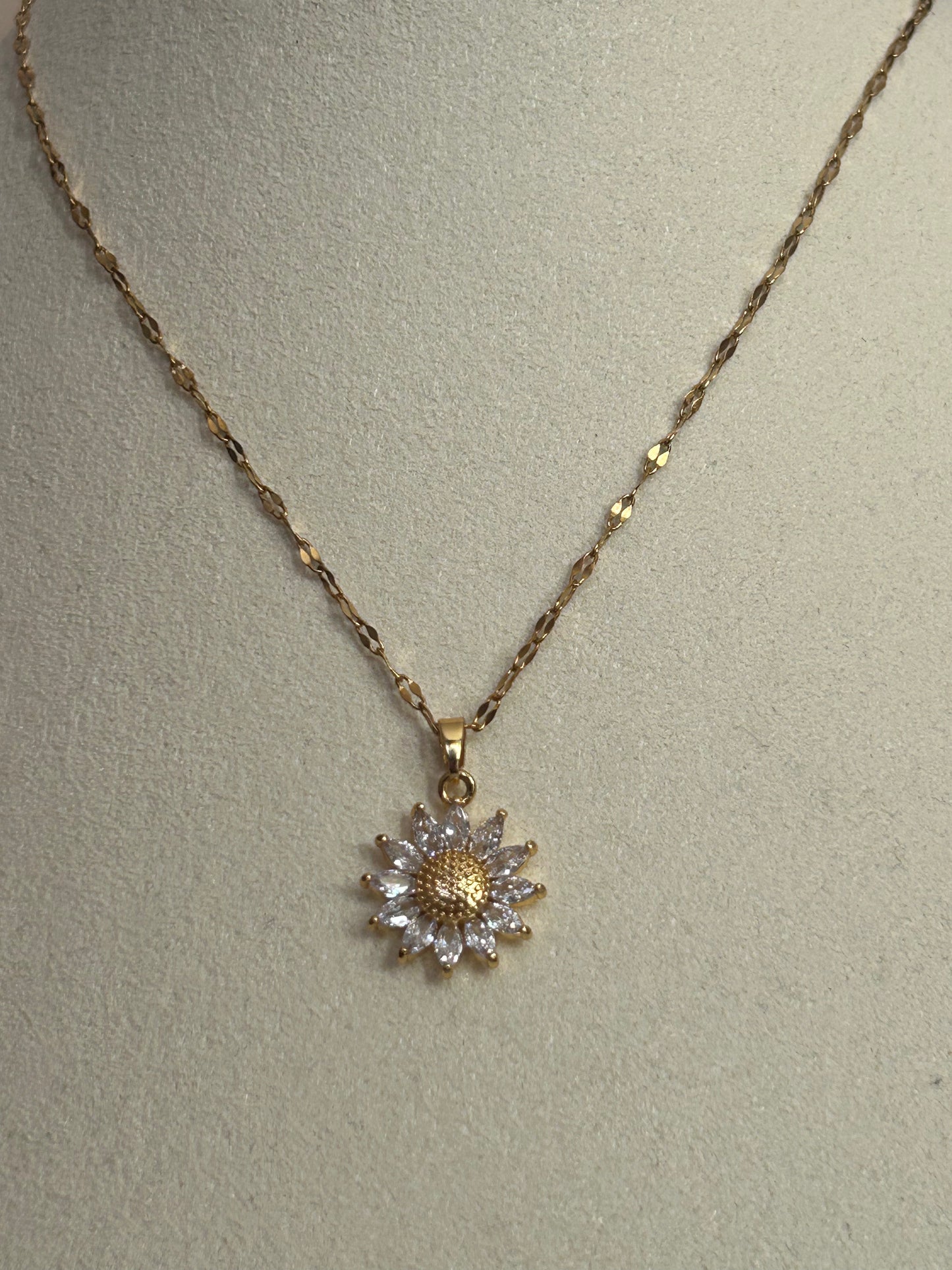 Sunshine Flower Ketting, 18K Verguld RVS met kristallen | Beautiva Boutique