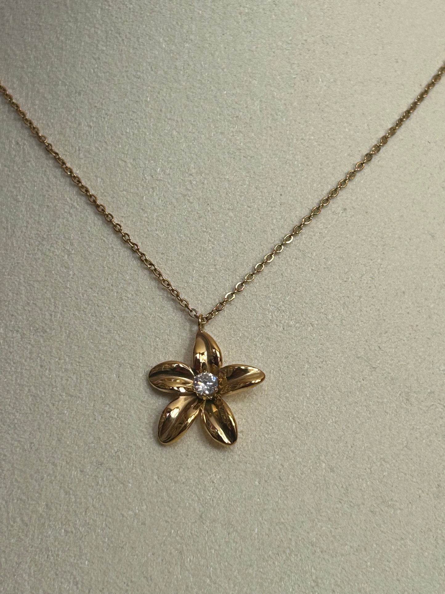 Roestvrijstalen vergulde Bloem kristal ketting | Beautiva Boutique