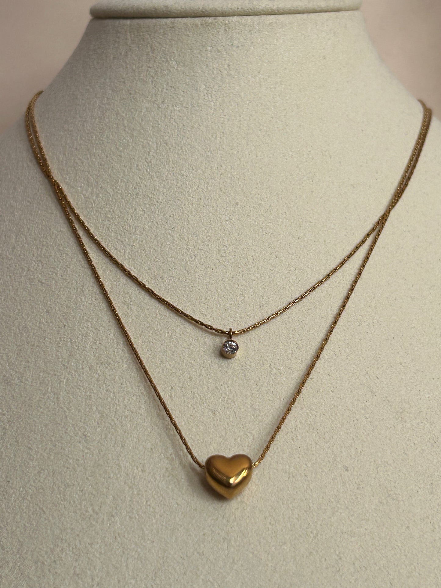 Dubbele wikkel ketting van roestvrij staal met hart en strass steentjes: Geelgoud|Beautiva Boutique