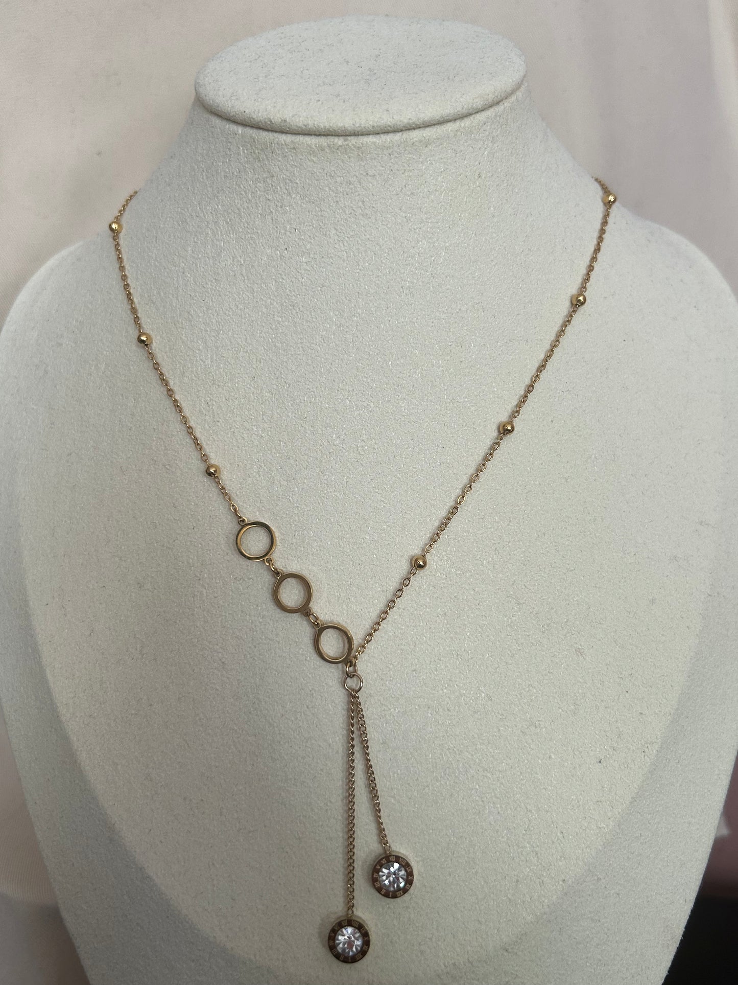 Elegante gouden ketting met ronde parelmoeren hangers|Beautiva Boutique