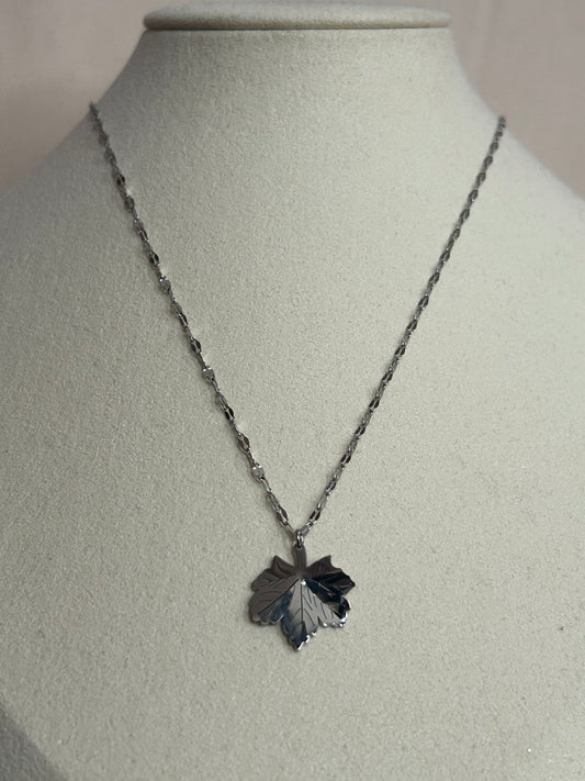 Elegante roestvrijstalen blad hanger ketting: Geld|Beautiva Boutique