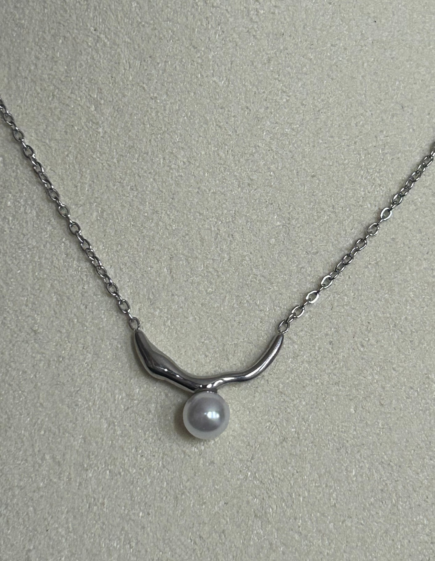 Roestvrijstalen ketting met parelhanger: Geld|Beautiva Boutique